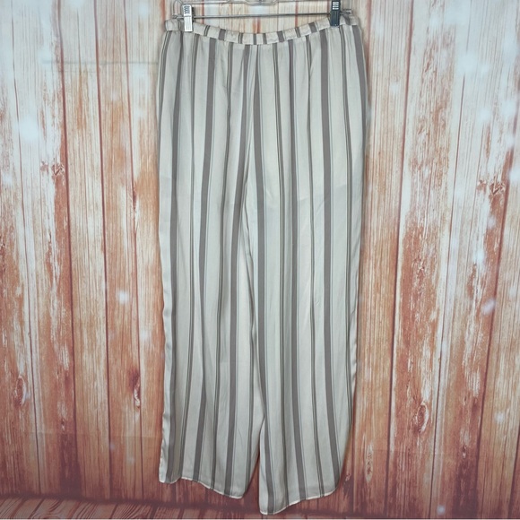 Grade & Gather Two Piece Striped Pajama Set (M/L) - Picture 13 of 16